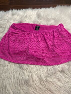 Women’s plus size 18/20 tankini bottom.  Liner still intact.  Never worn